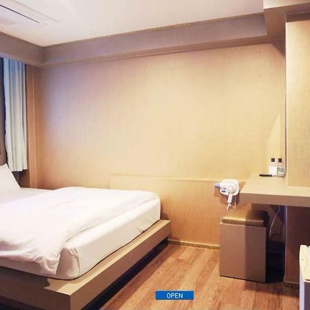 Hotel Raum Jeju Bagian luar foto