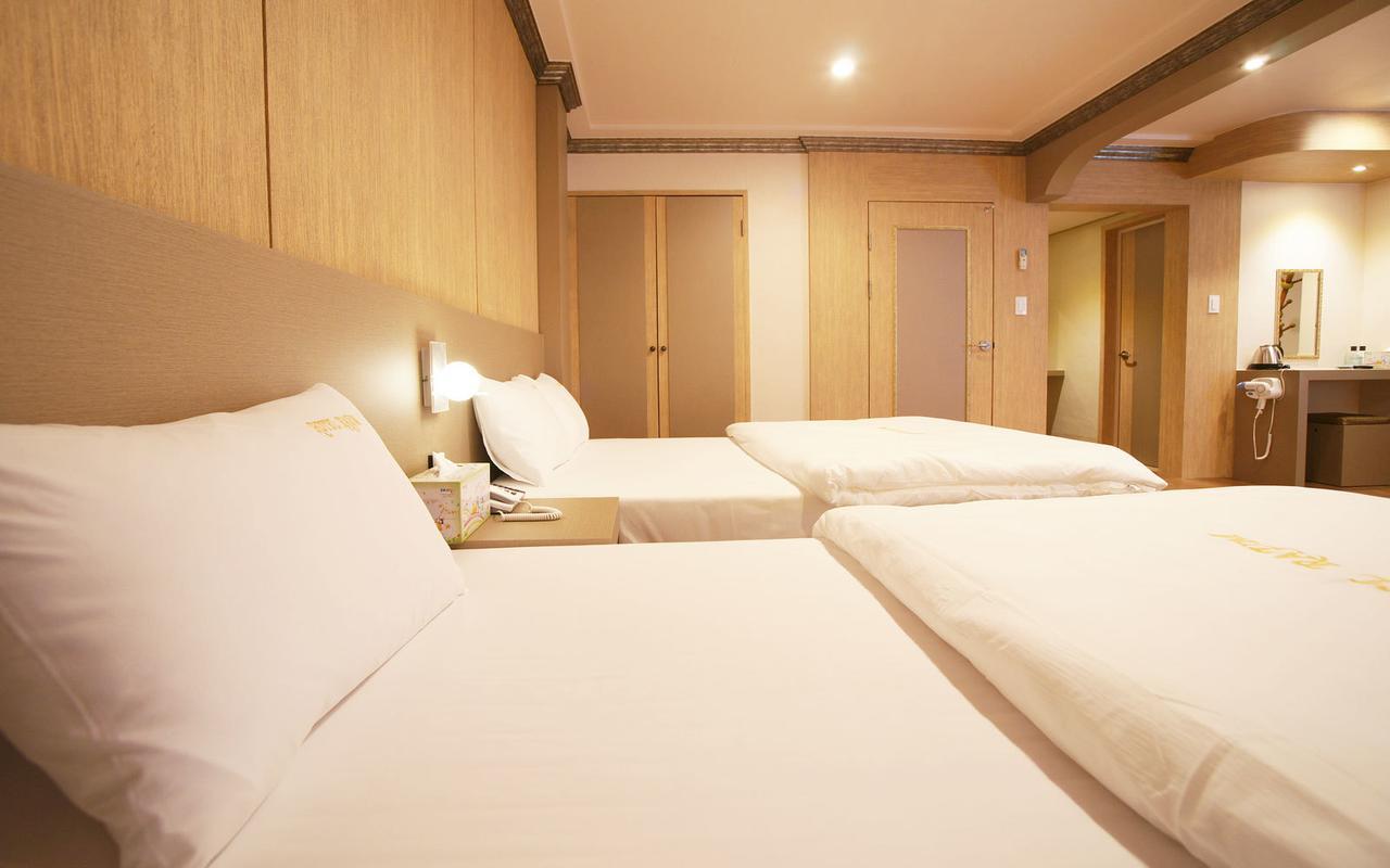 Hotel Raum Jeju Bagian luar foto
