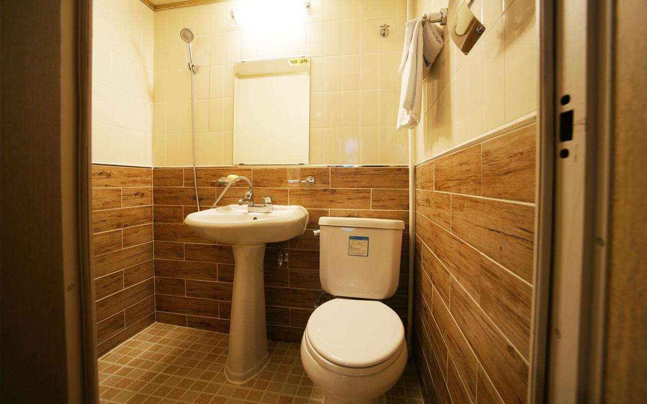Hotel Raum Jeju Bagian luar foto