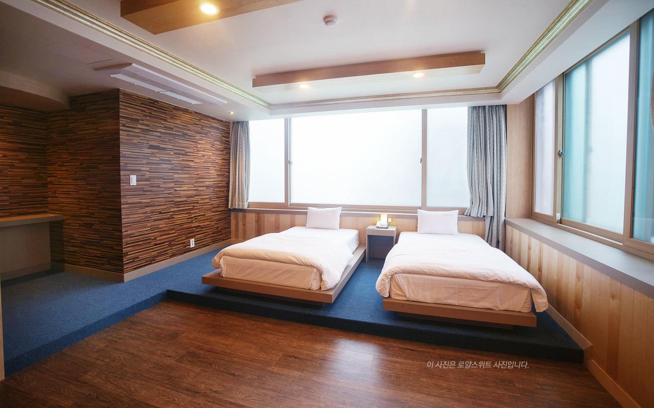 Hotel Raum Jeju Bagian luar foto