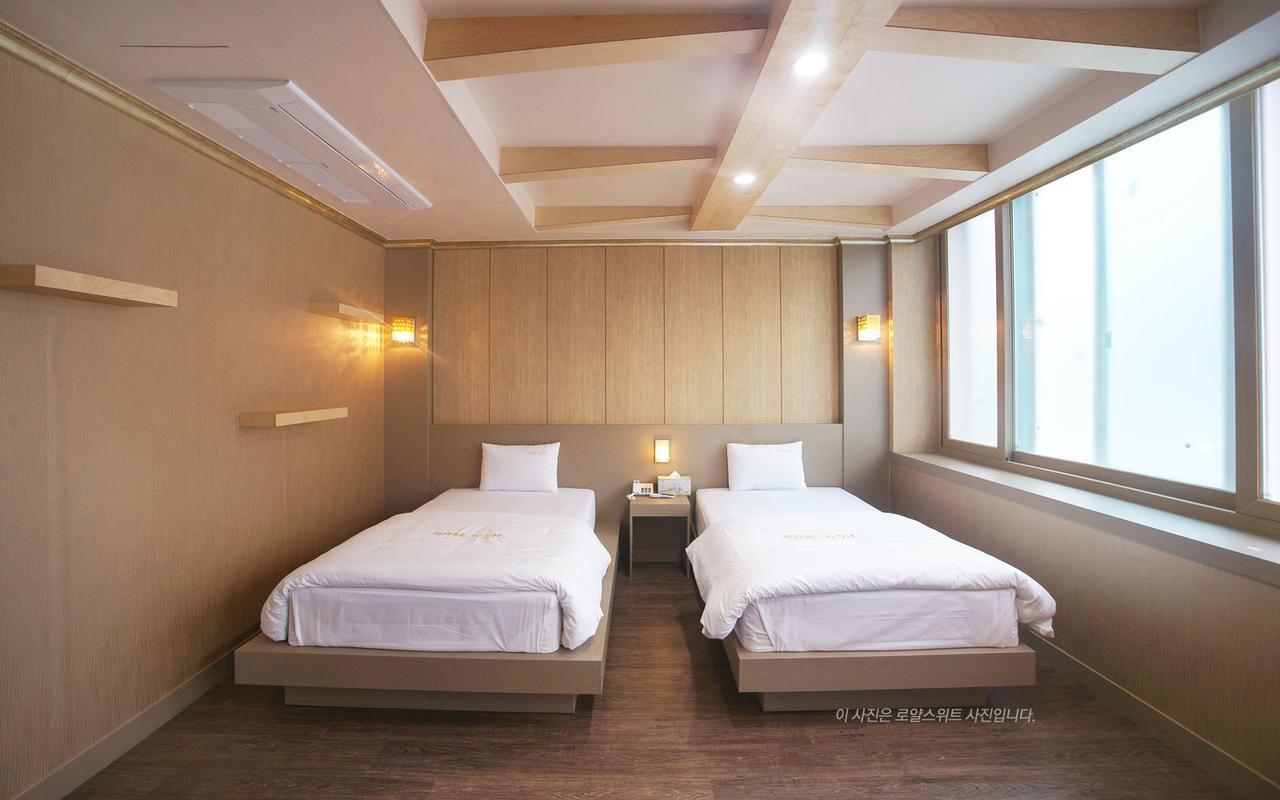 Hotel Raum Jeju Bagian luar foto