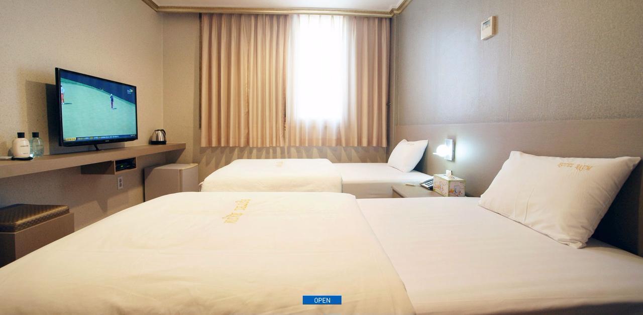 Hotel Raum Jeju Bagian luar foto